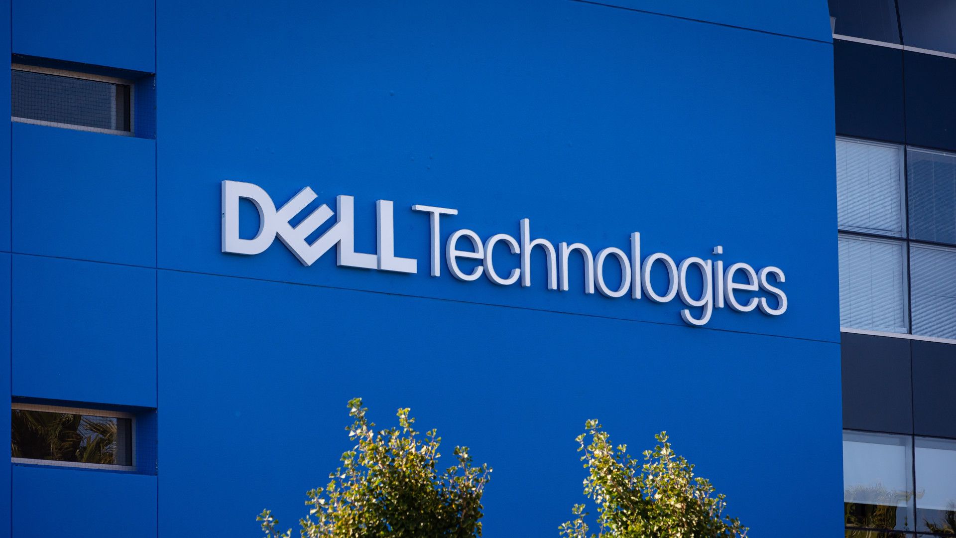 www.techradar.com