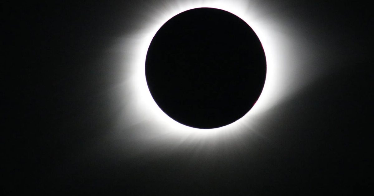 www.astronomy.com