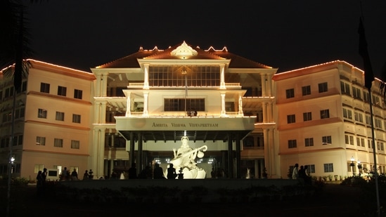 www.hindustantimes.com
