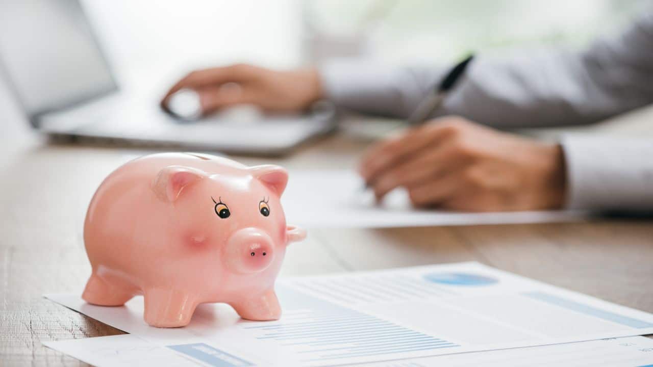 www.moneycontrol.com