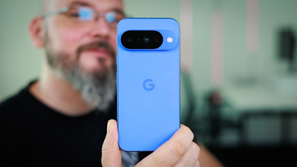 www.phonearena.com