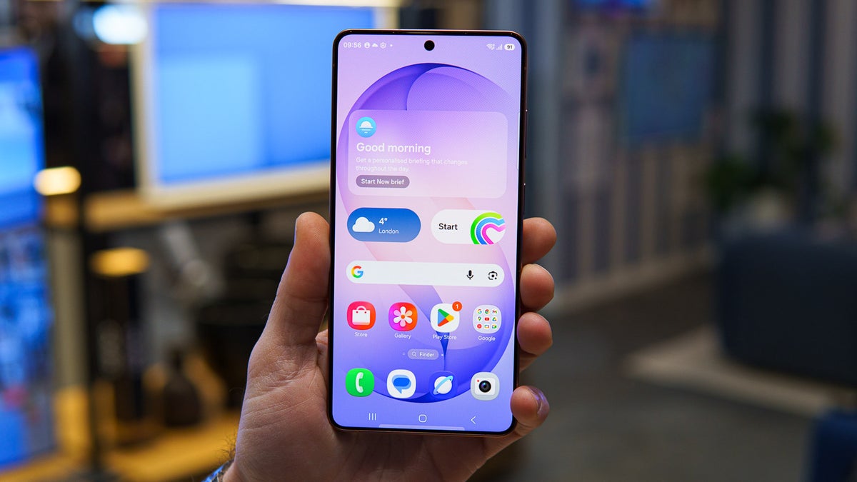 www.phonearena.com