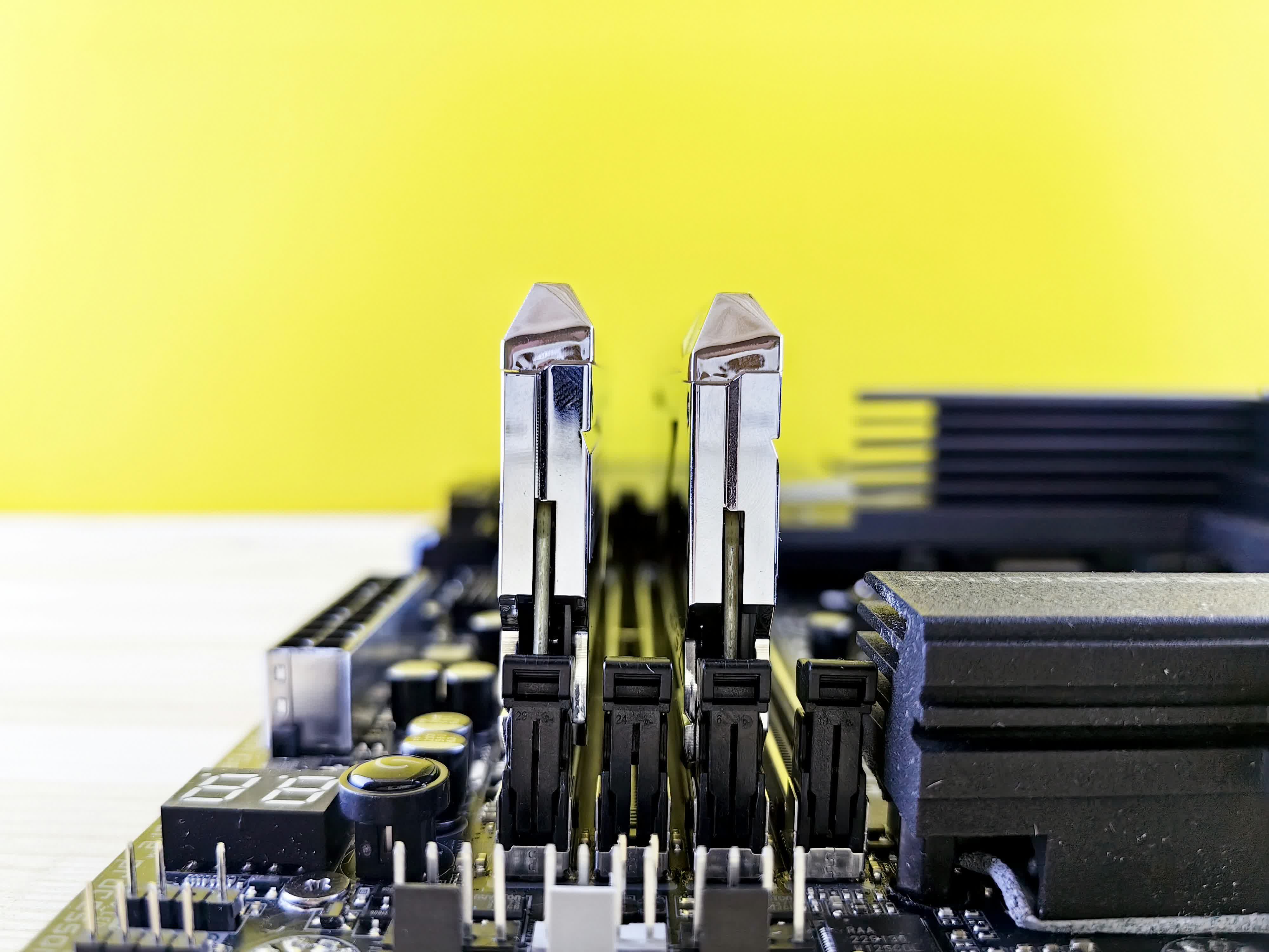 www.techspot.com