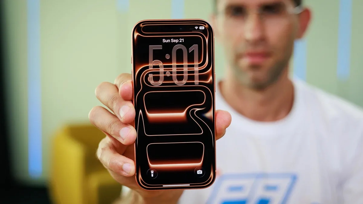 www.phonearena.com
