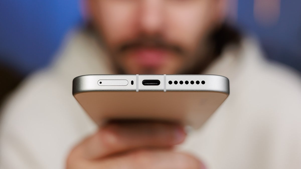 www.phonearena.com