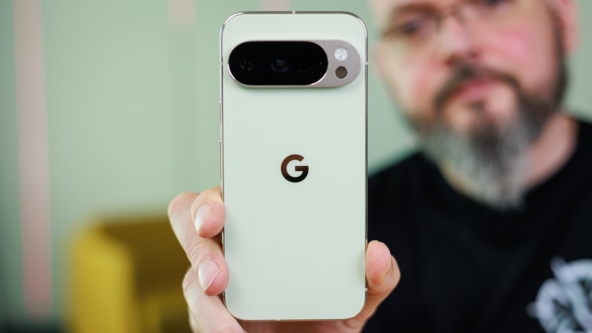 www.phonearena.com
